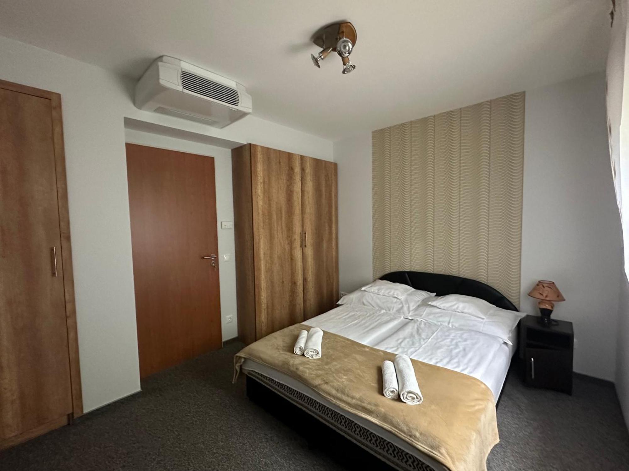 Családi Appartamento Balatonszárszó